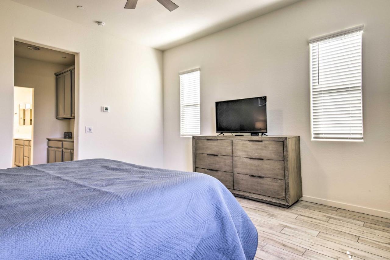New-Build Chandler Townhome Pool And Hot Tub Access Exterior photo